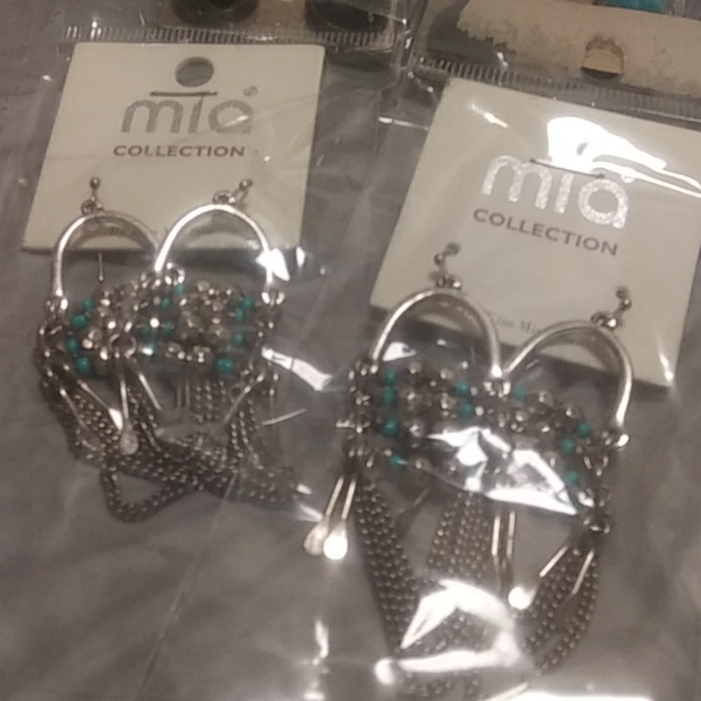 Jewelry - Picture 2 of 7